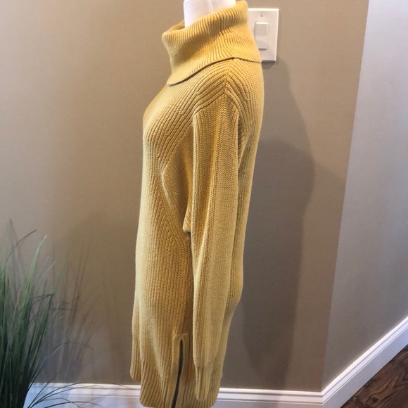 Banana Republic sweater dress - Picture 3 of 7